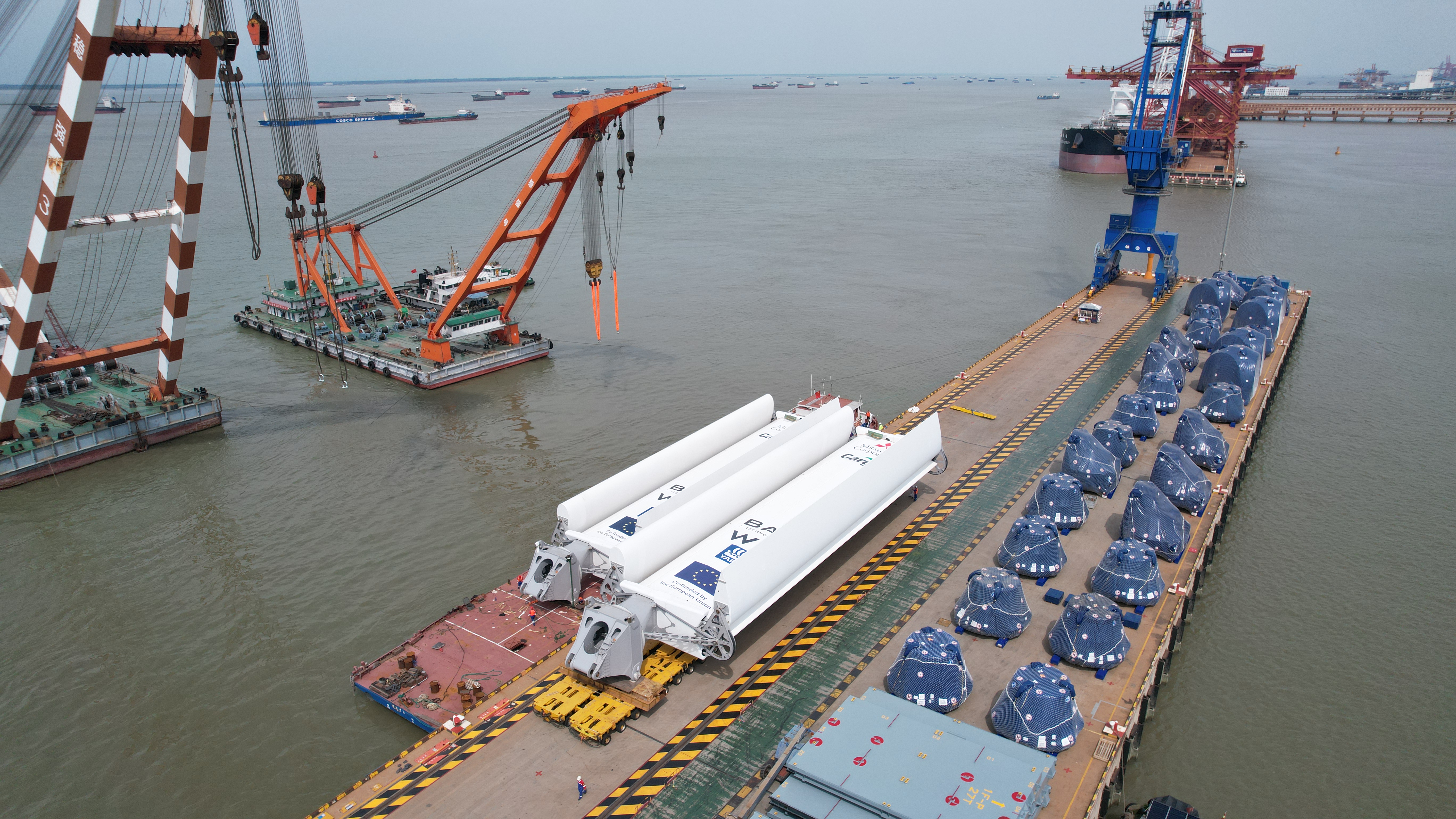 202406261456571719385017177409.jpg 玻璃鋼翼型風(fēng)帆1.JPG